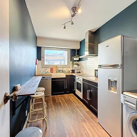 Agreable Grand T2 Confort Au Centre De * Biarritz